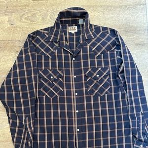Ely Cattleman Pearl Snap button down shirt